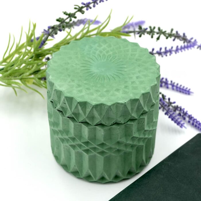 lumanare mare parfumata suport ceramic verde cu capac1