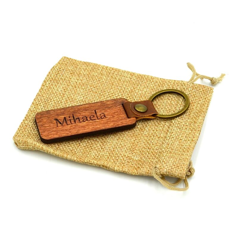 breloc lemn personalizat nume24