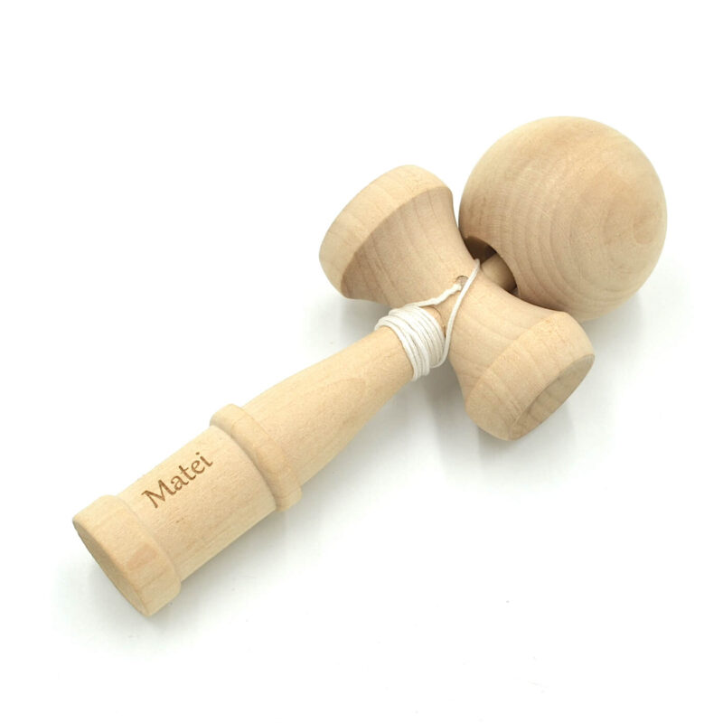 cadou copii joc kendama personalizat cu nume lemn2